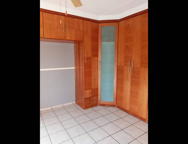 2 BEDROOM APARTMENT FOR SALE IN SUNNINGHILL